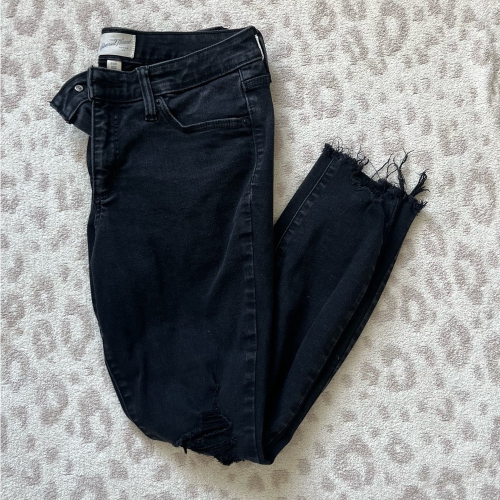 Size 6 Universal Thread Distressed Ankle Cropped Jeans Stretchy Mid Rise
